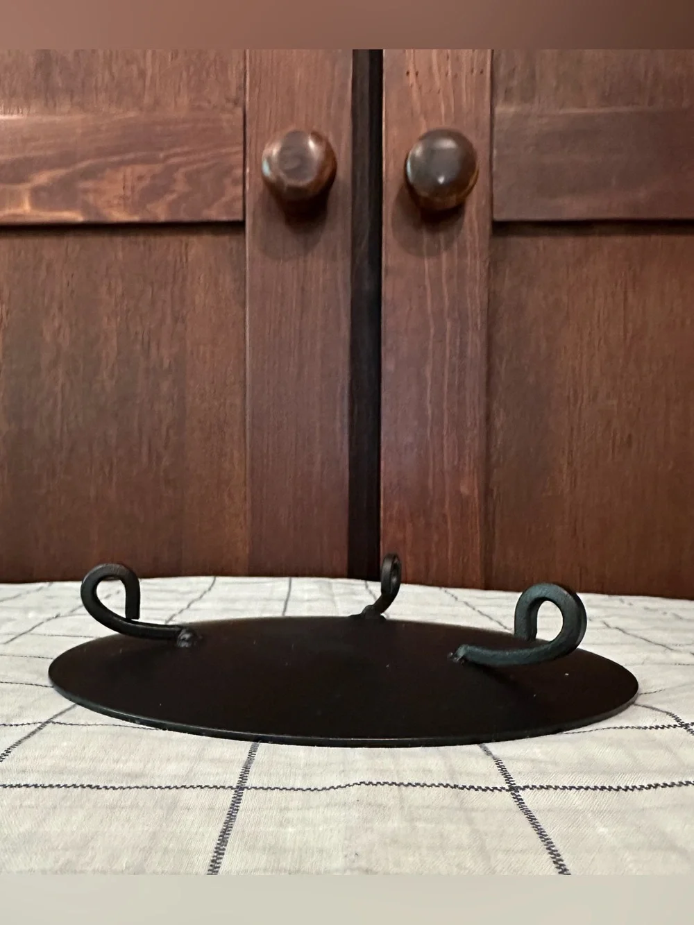 Cast iron • classic candle holder • candle tray